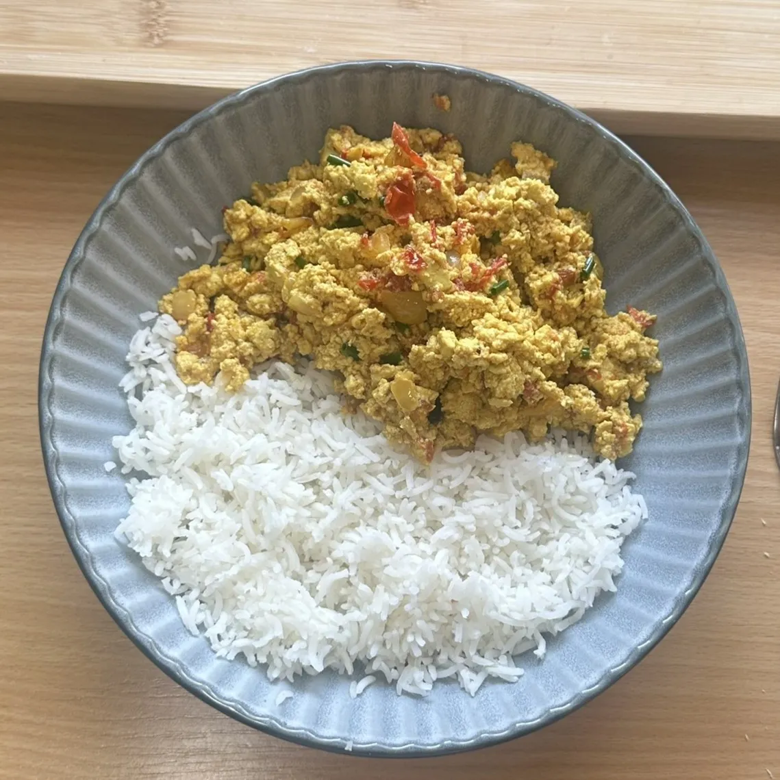 Tofu-Rührei mit Reis
